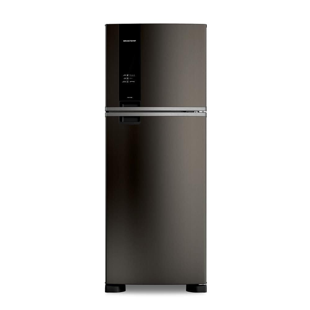 Geladeira Brastemp BRM55FE em cozinha moderna com portas fechadas e acabamento Black Inox