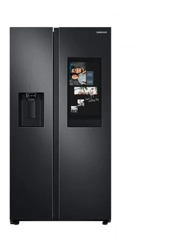 Geladeira Samsung Family Hub RS58T5561B1 em cozinha moderna com portas fechadas e dispenser visível